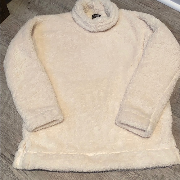 NEW Women’s Jones Sherpa pull over MEDIUM - Picture 2 of 6